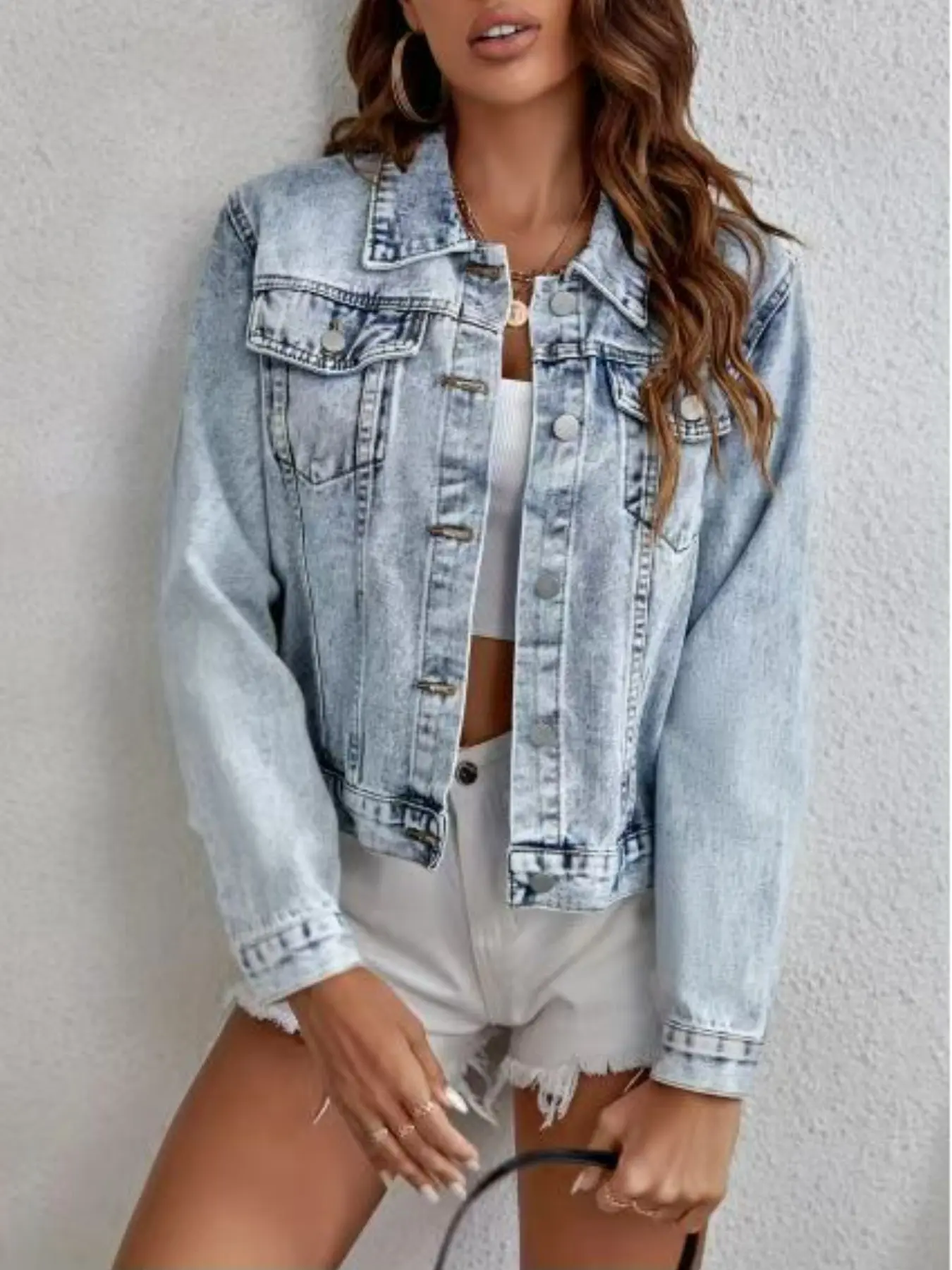 Classic Cotton Light Wash Denim Jacket, Fashionable and Comfortable with Pockets, Ideal for Casual Wear, Durable and Breathable Material, Perfect for Daily Use, Coats