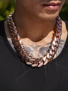Factory-customized 22mm Miami Cuban chain with rose gold plating and ice crystals, hip-hop full-paved diamond clasp Cuban chain. The thick, heavy design shows off charm, perfect for holiday gifts or everyday wear, a trendy and versatile accessory for men.