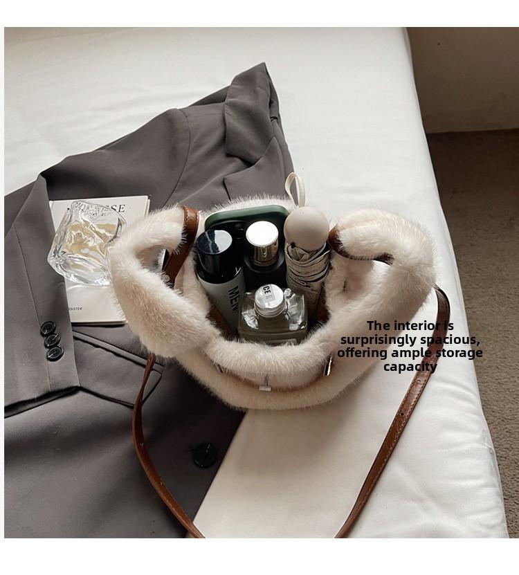 New Winter Faux Fur Top Handle Bag Korean Fashion Crossbody Bucket Bag for Women Comfortable and Versatile Texture Shoudler Bag