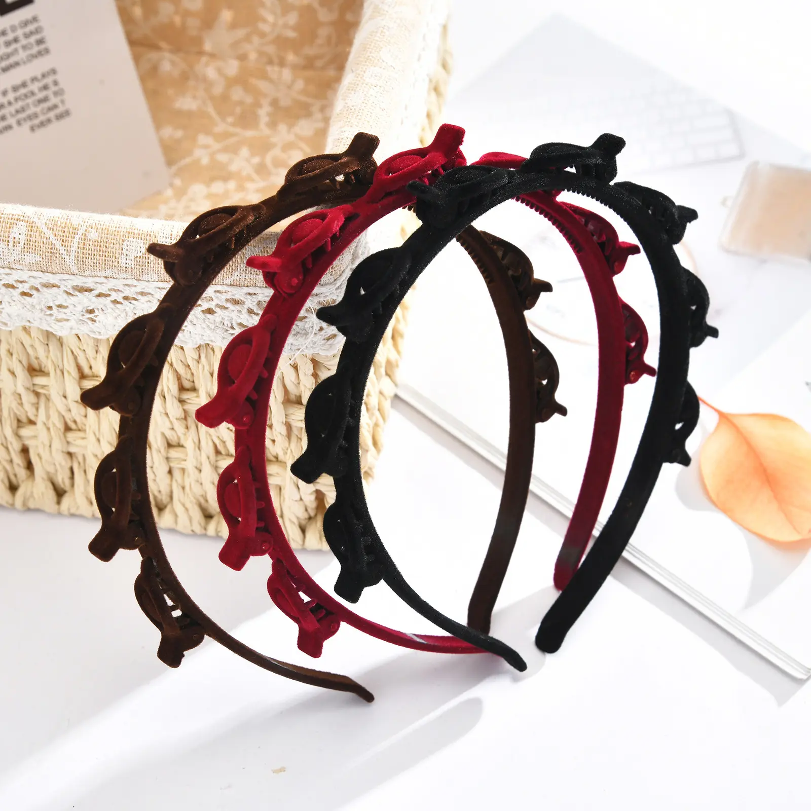 3-Piece Set of Cute  Clip Headbands—Hair clips for bangs, versatile  ties with clips, stylish minimalist braiding tools, everyday fashion accessories for women hair summerwins,summerwins
