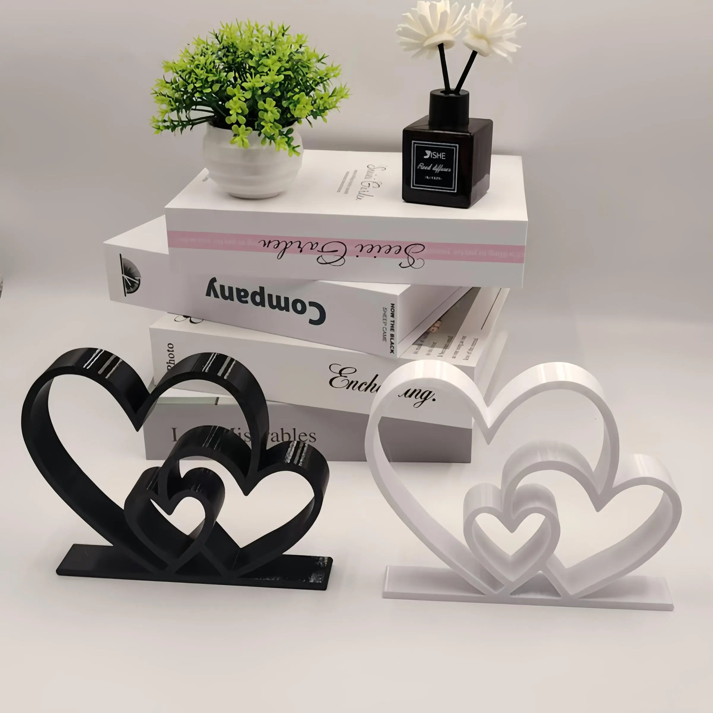 Heart-Shaped Statue, Minimalist and Design, Love Sculpture Decor, Bookshelf Ornament, Desk Décor, Valentine's Day Gift, Mother's Day Gift, Office Elegant Decoration, Tabletop Decor