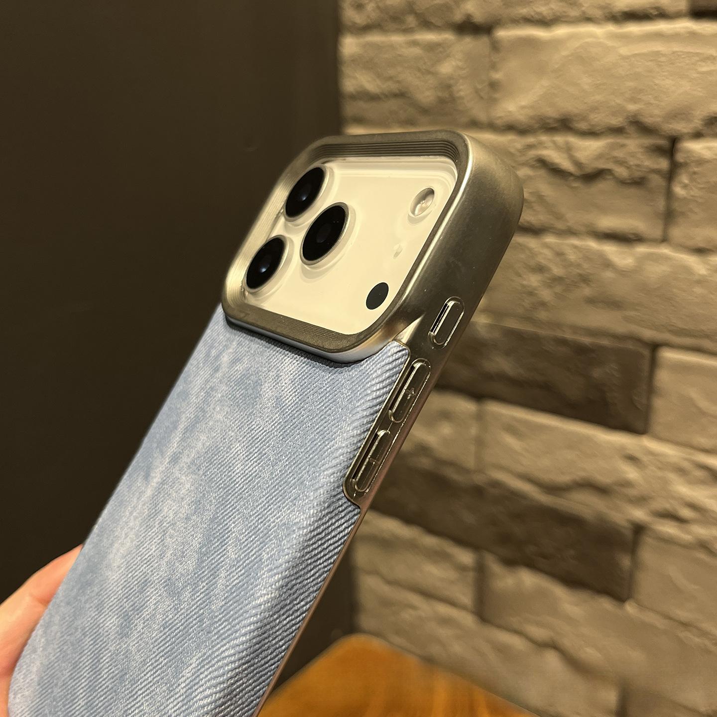 Retro Embossed Denim Pattern Phone Case for IP17ProMax IP16 Electroplated Silver Soft Case 15/14/13Pro Anti-Drop Protection Fashionable Durable Electroplated Silver Finish