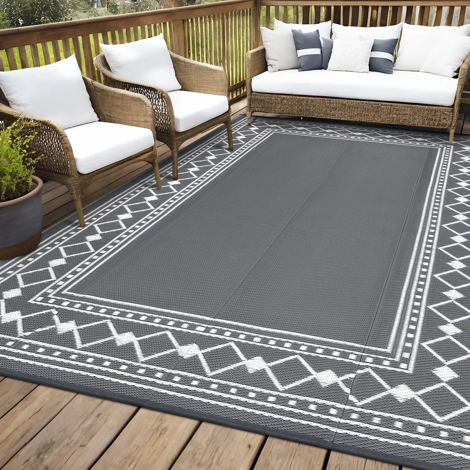 10x20 Modern Reversible Face Plastic Straw Outdoor Rug, Black & Brown Foldable Portable Carpet with Stakes for Patio Deck, Camping