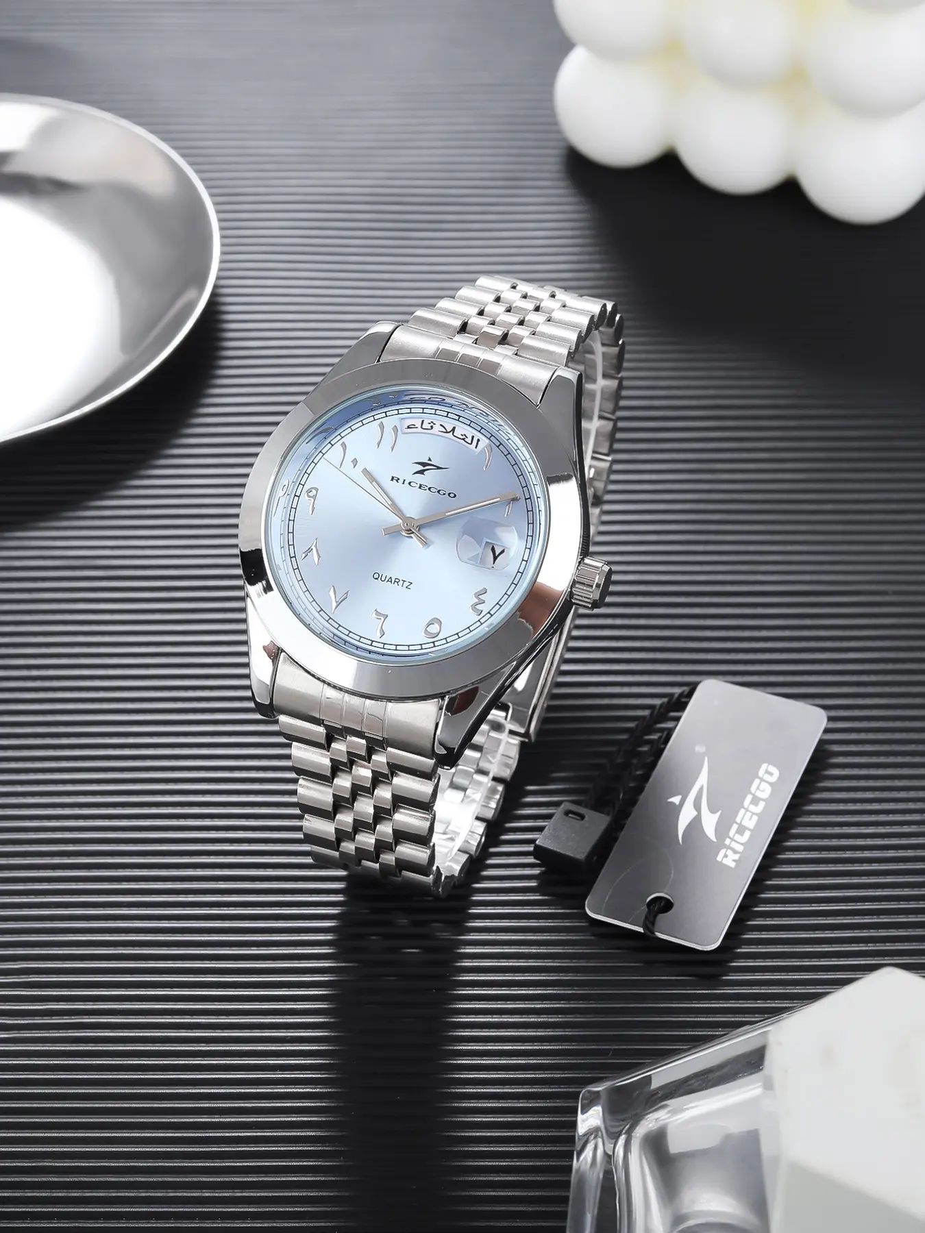 Men's Watch with Durable Stainless Steel Band, Dual Calendar Function, Fashion Jewelry Accessory, Suitable for Any Occasion