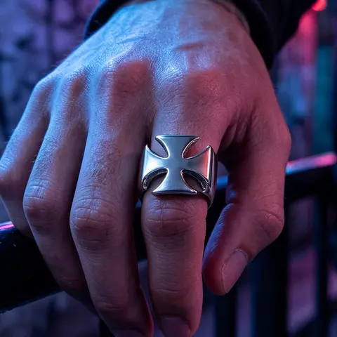 Fashionable Cross Pattern Ring, Non-Discoloring Titanium Steel, Casual Style, All Seasons, Fashion Rings, Unique Accessory for Men, Punk Motorcycle Boy Essential, Stainless Steel Ring