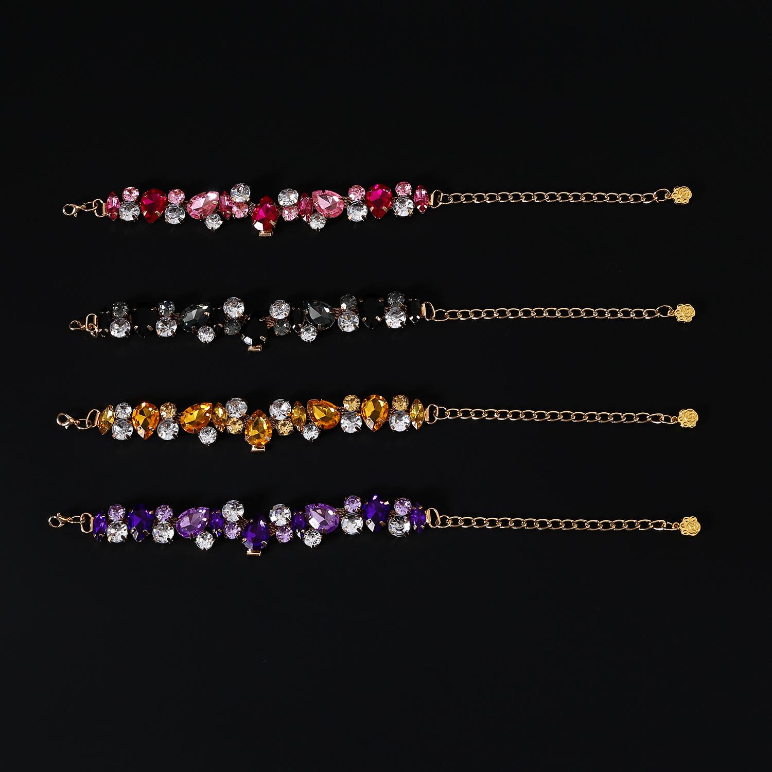 Luxury Pet Necklace: Gemstone & Crystal Chain Collar for Cats and Dogs - Full-Rhinestone, Princess-Style, Teardrop-Accent, Metal Wedding Collar