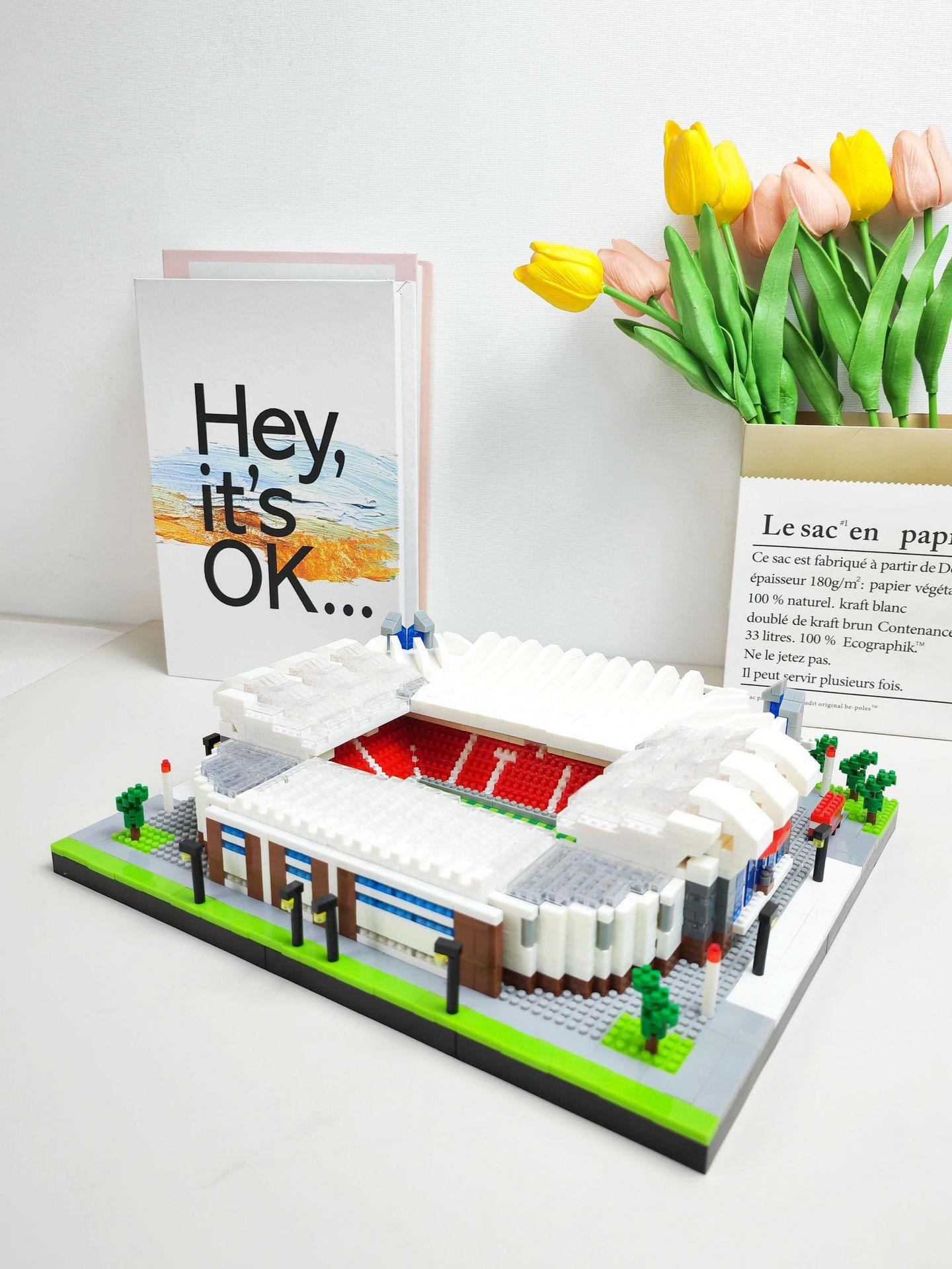 Popular football building blocks, freely assembled educational toys, micro-particle ornaments, export building blocks
