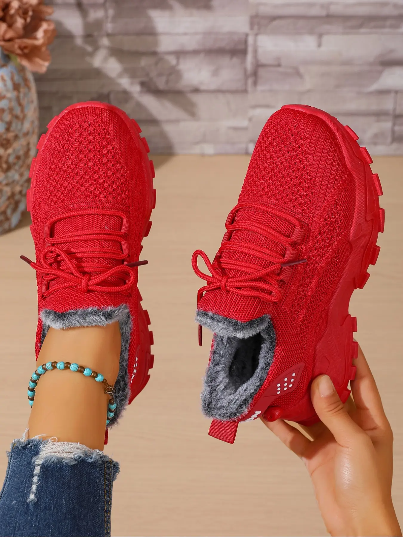 Women's casual sneakers, Casual textile shoes, comfortable and soft winter short boots with thickened fleece for warmth and cold protection, autumn and winter outdoor walking shoes, simple and versatile design suitable for various casual occasions, gifts