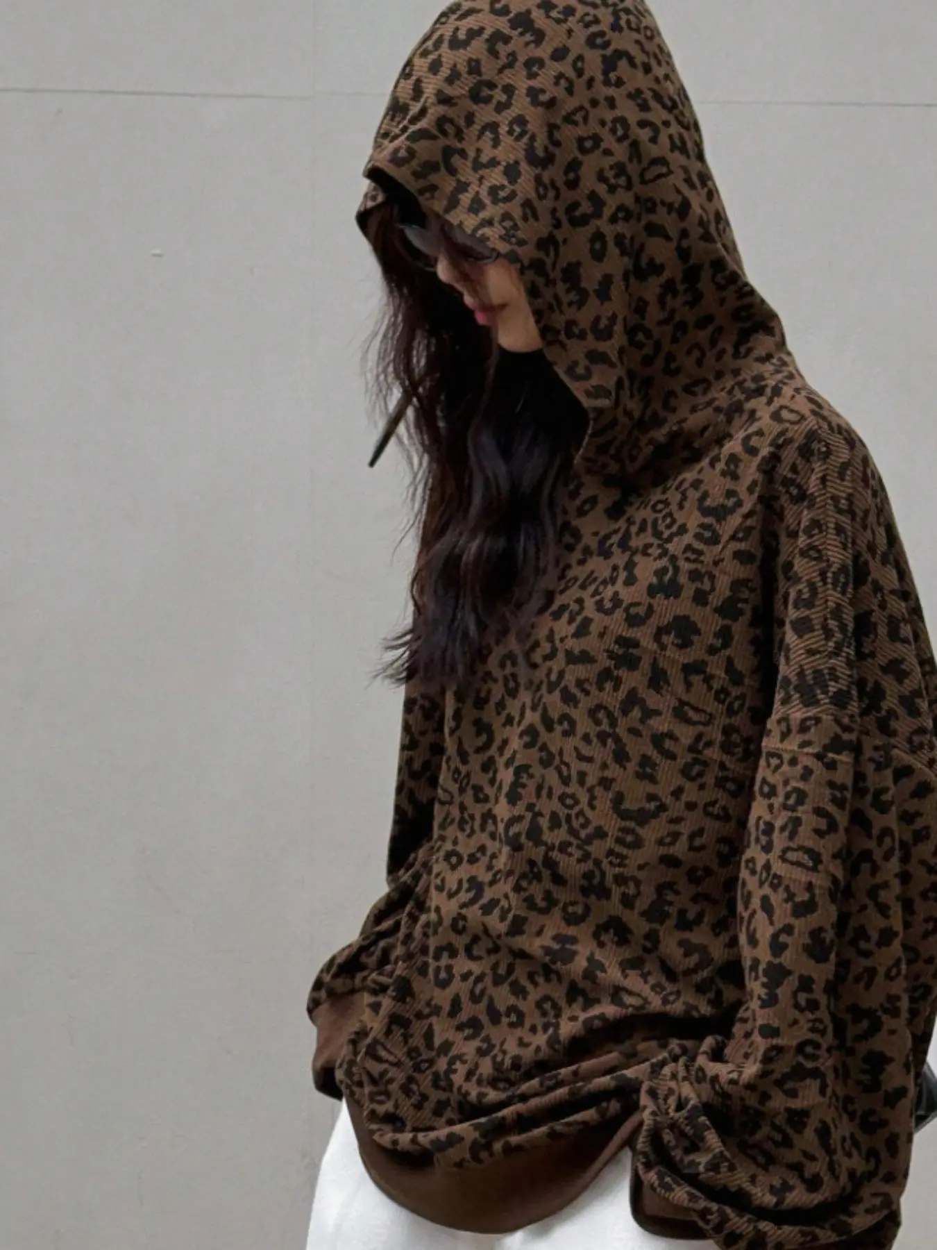 Women's Corduroy Leopard Print Hoodie, Casual Loose-Fit Long Sleeve Sweatshirt, Fashionable Pullover for Fall & Winter, Casual Hooded Sweatshirts