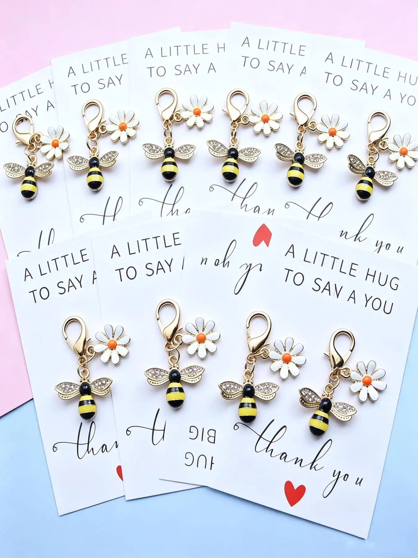 10pcs Cute Bee Daisy Enamel Keychain Kawaii Pendant, With Thank You Theme Greeting Card, Gifts for Teachers, Classmates And Colleagues, Used For DIY Jewelry Making, Backpack Keychain For Bags Decoration, Graduation Season Gift,Thank You Gifts