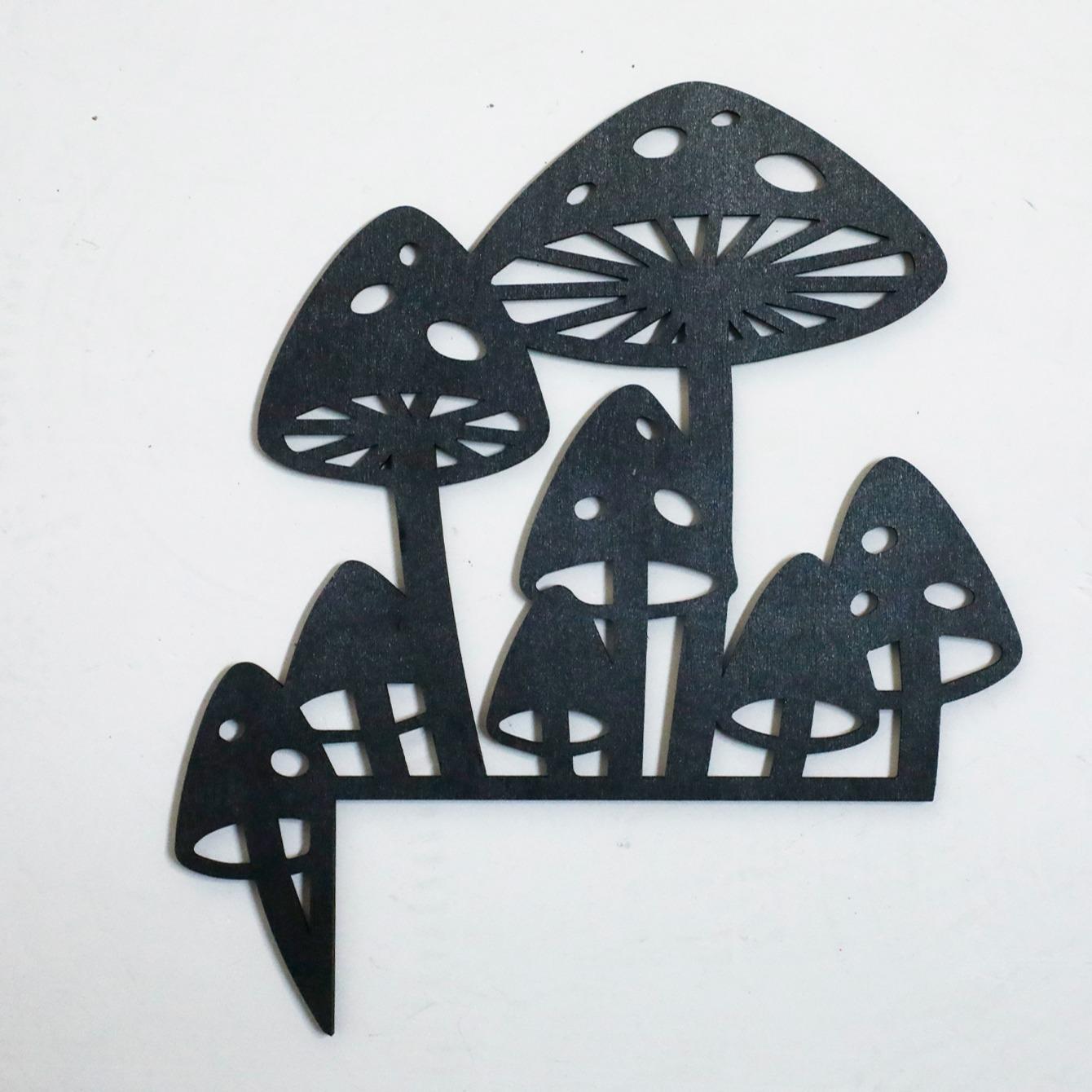Mushroom Design Hanging Decor, Gothic Style Wooden Hanging Decor, Unique Door Hanging Decor, Door Frame Decor, Home Decor for Country and Bohemian, Hangable, Wall Hanging Ornament