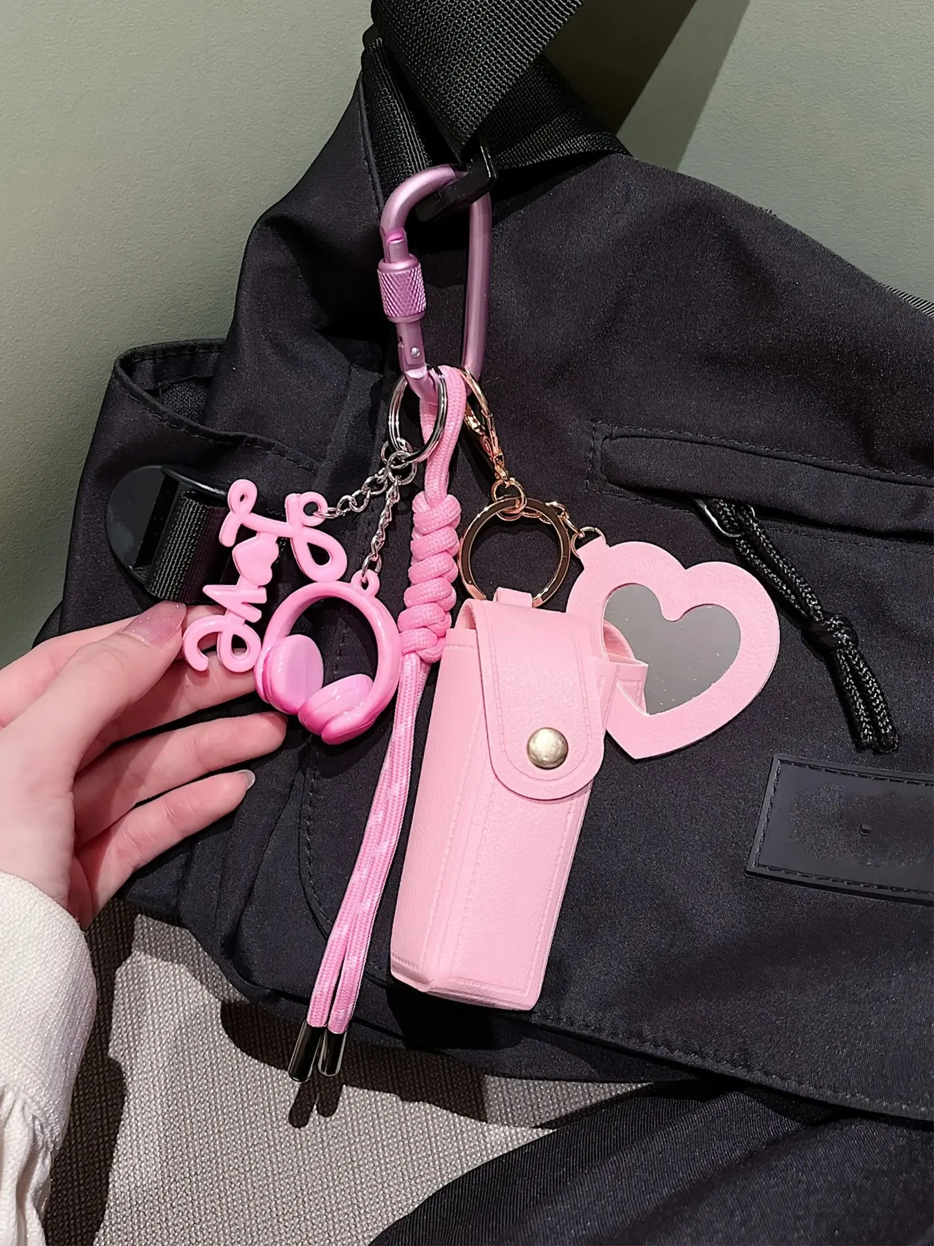 Ins Style Pink Keychain Set, PU Lipstick Storage Pouch, Heart‑Shaped Mirror, Mini Headphone & LOVE Letter Charms, Braided Lanyard with Screw Lock Carabiner, Backpack Bag Accessory, Back‑to‑School Gift for Girls & Women, Multi‑color Available