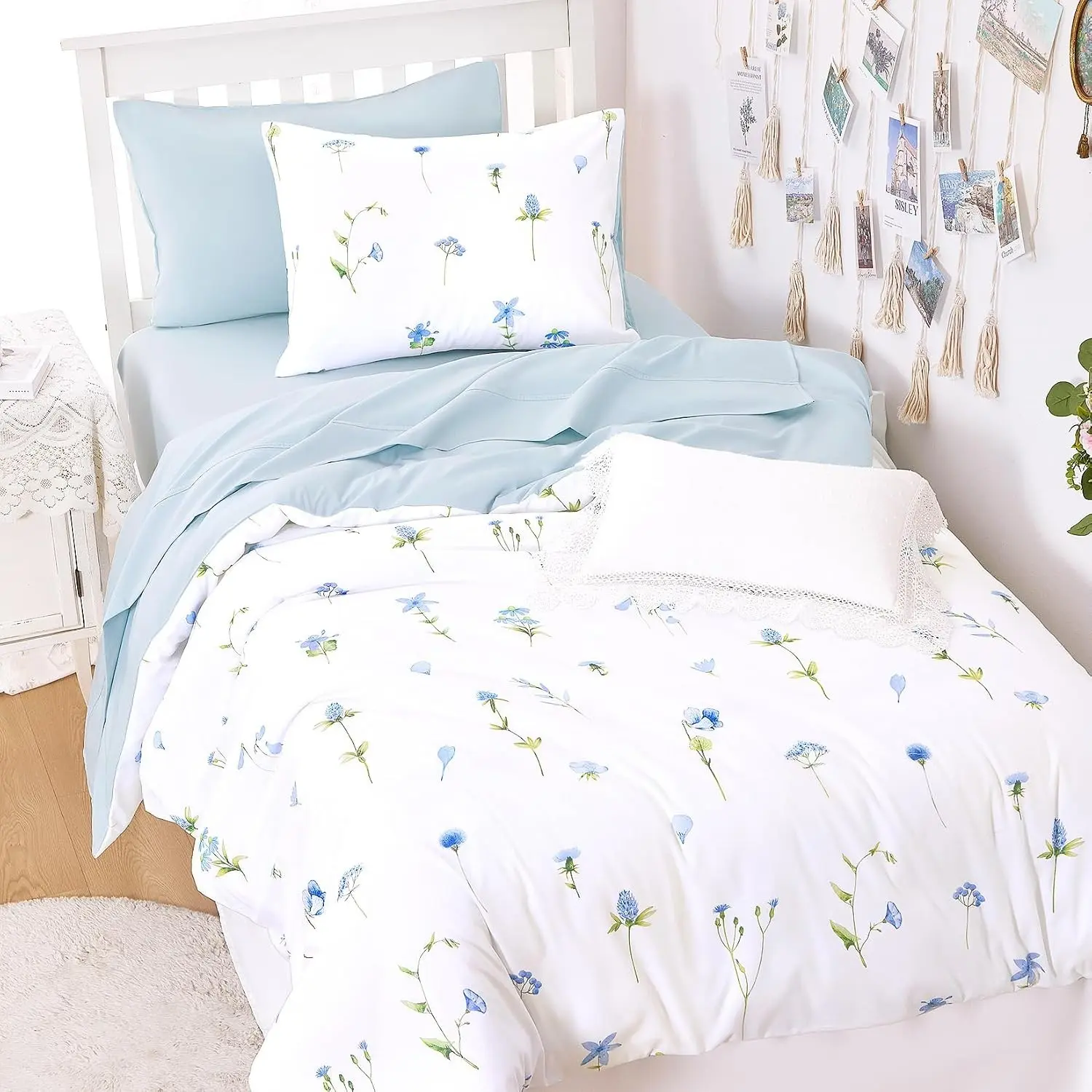 Floral Comforter Set, Cottagecore Cute Aesthetic Watercolor Tiny Flowers and Leaves, Soft Lightweight Bedding for Women Teen Girls, 3 Pieces, Blue, Twin/Twin XL Size