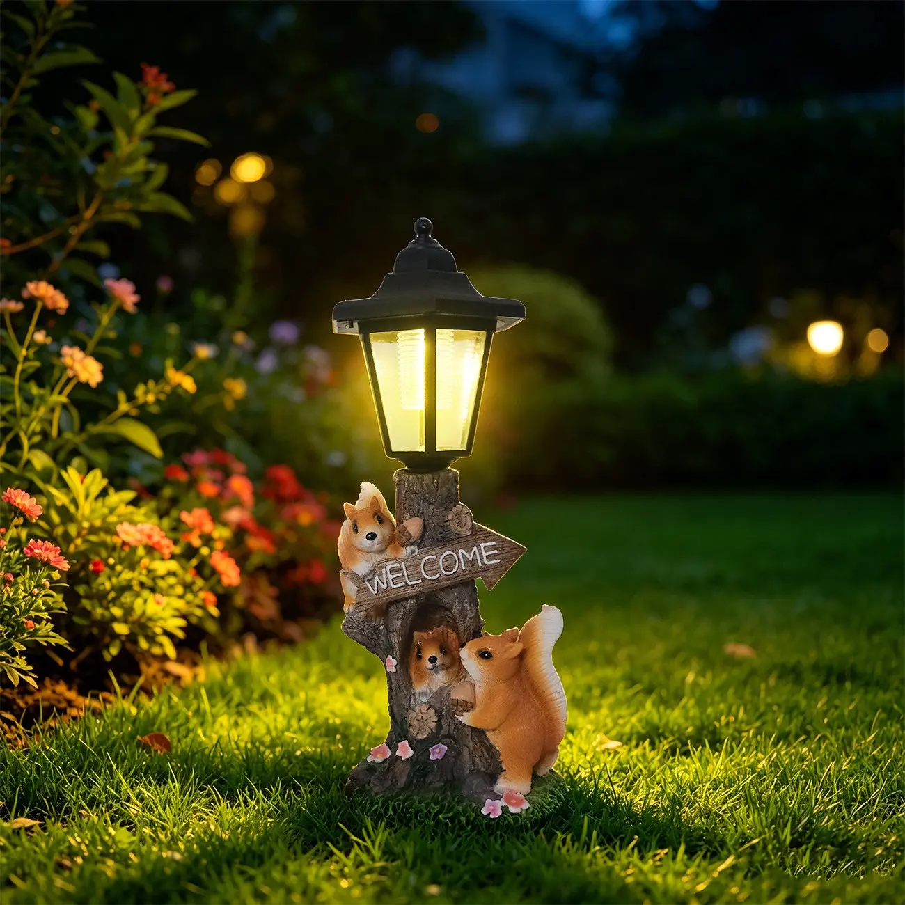 Solar Powered Squirrel Light, Resin Garden Decor, Outdoor Courtyard Animal Statue, Solar Energy Decoration, Realistic Animal Figurine