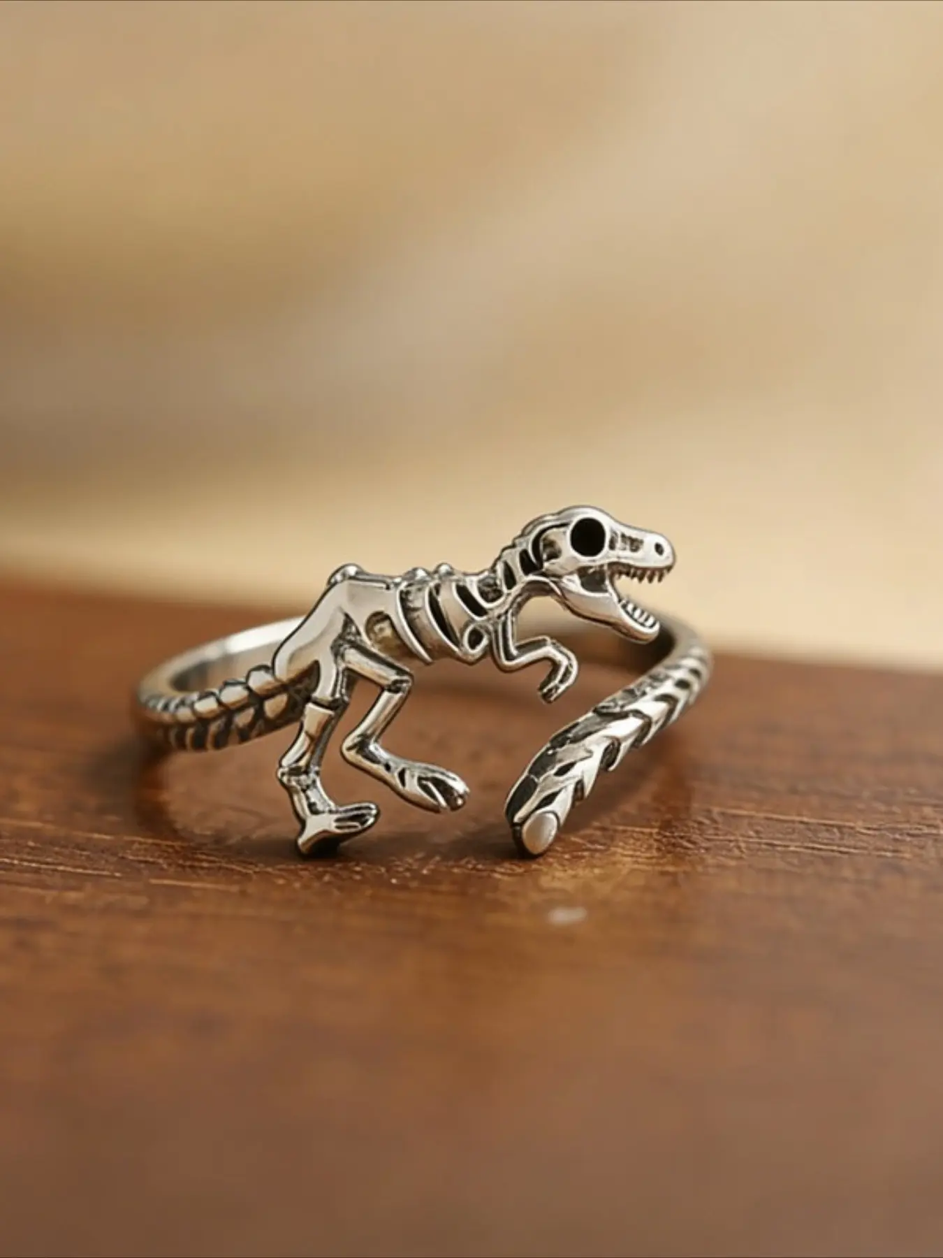 1pc Fun T-Rex Skeleton Ring, Fashion Rings, Design Dynamic Meaning Ancient and Rebirth, Suitable for Spring Outings, Outdoor Gatherings and Daily Wear. Easter Gift for Best Friend, Lover, Conveying Spring Freshness, Preserving Beautiful Memories