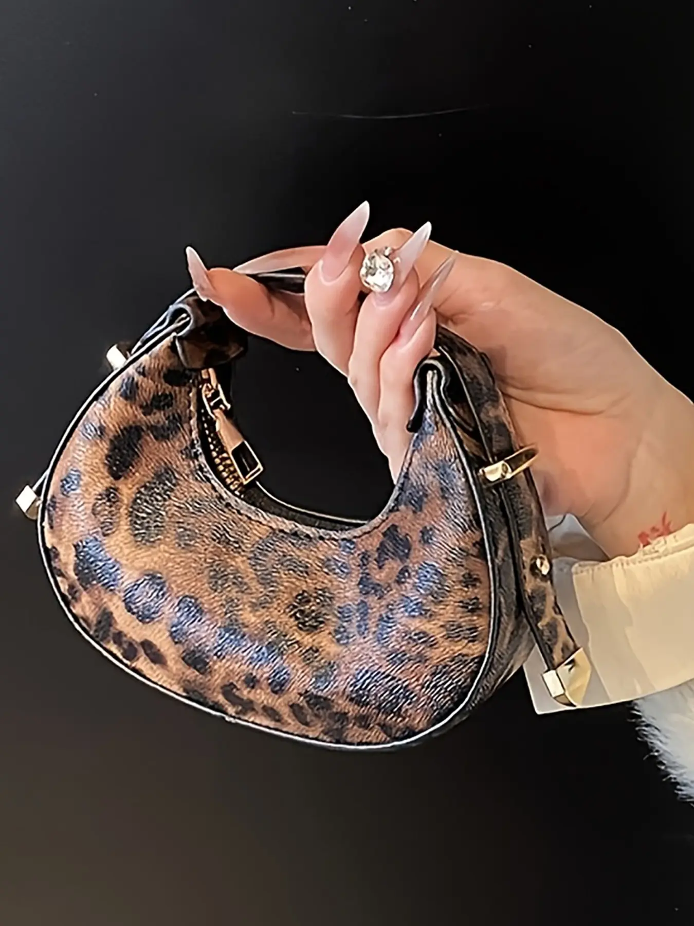 Unique Design Fashionable Cute Mini Bag for Women, Trendy 2026 New Arrival All Seasons Handbag, Stylish Crescent Moon Shape Purse