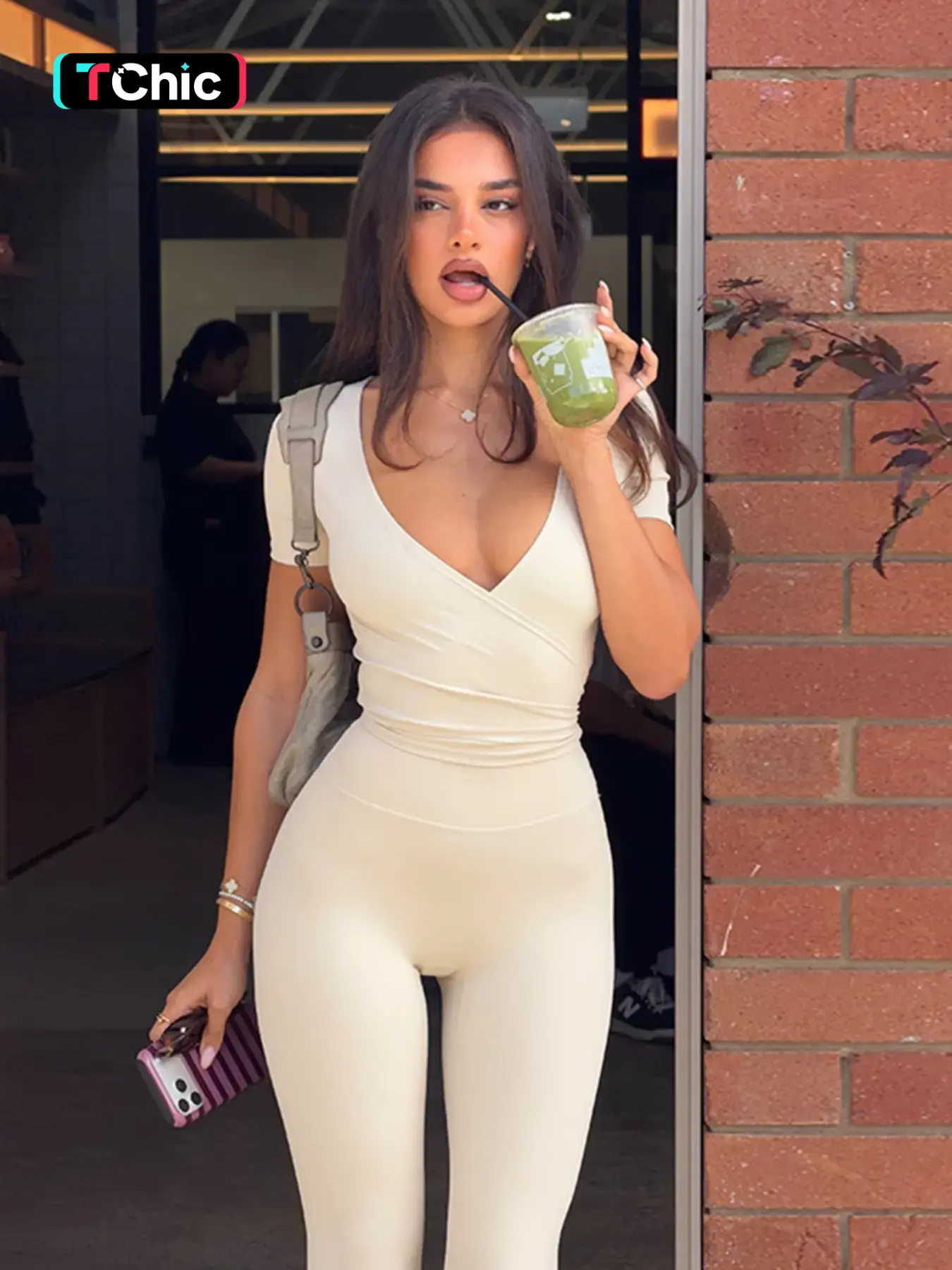Stylish Women's V-Neck Top and Pants Set, Comfortable Casual Wear, Perfect for Daily & Casual Occasions