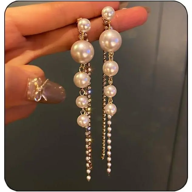 Women's Dainty Freshwater Pearl Earrings - Rhinestone-Embellished, Tassel-Design Fashion Accessory for Bridal Wedding Occasions