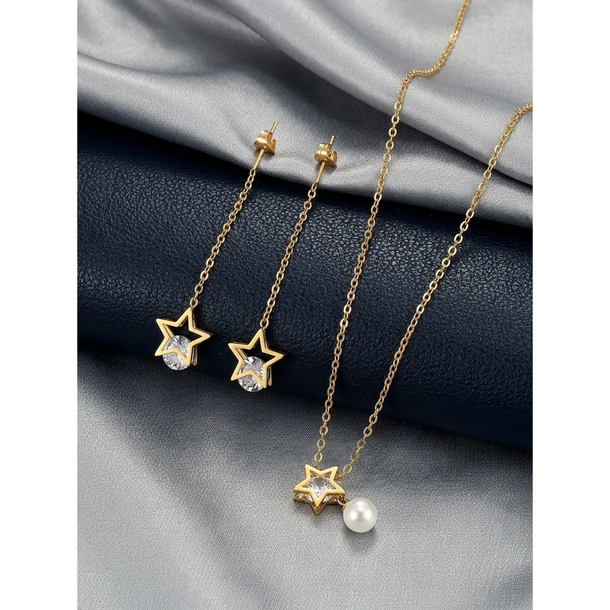 Fashion Hollowed Out Star Zircon Series Jewelry Set, A Pair of Hollowed Out Star Earrings and A Hollowed Out Star Pendant Necklace, Made of Stainless Steel That Does Not Fade and Is Hypoallergenic, Elegant Women's Jewelry, Suitable for Daily Use