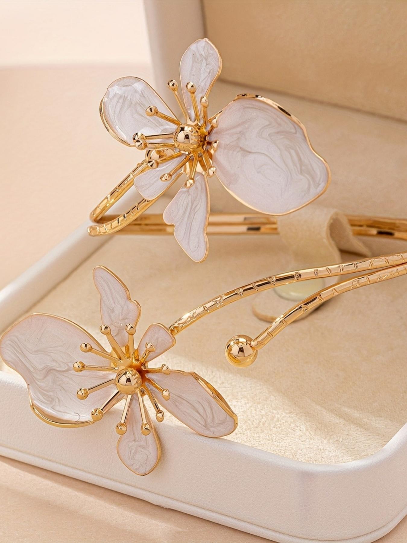 Elegant Floral Open Cuff Armlet, Adjustable Bangle for Women and Girls, Versatile Jewelry, Summer Dainty Jewelry, Perfect as a Birthday Gift, Trendy Fashionable Accessories, Fashionable Bracelet