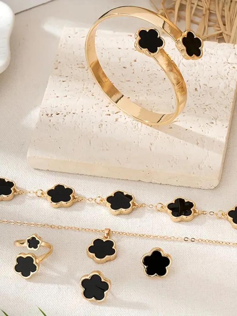 Lucky Flower Design Pendant Jewelry Set, Gifts for Her, Fashion Necklace & Ring & Bracelet & Earrings, Casual Matching Dainty Jewelry Set for Women, Trendy All-match & Exquisite Cute Floral Jewelry Set for Gift, Women Gifts