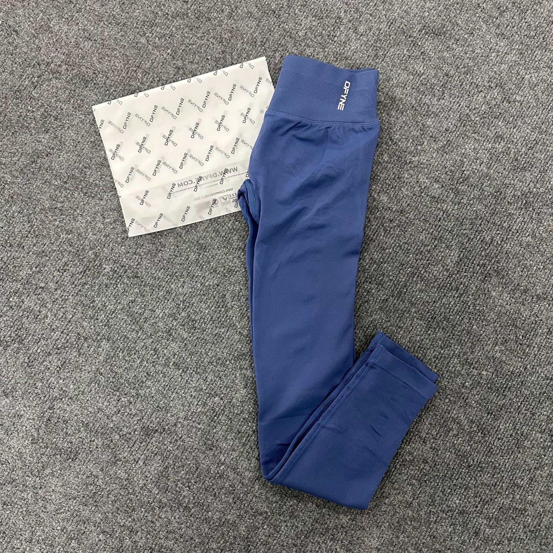 DFYNE's best-selling high-waisted, hip-lifting yoga pants, quick-drying running and training leggings, and bare-skin feel sports leggings are essential for spring and summer.