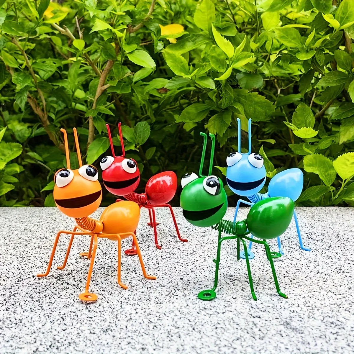 4-Pack Metal Big-Eyed Ant Craft Ornaments, Handmade Iron Insect Sculptures, Cute Cartoon Figurines for Garden & Patio Decor, Metal Ant Statue