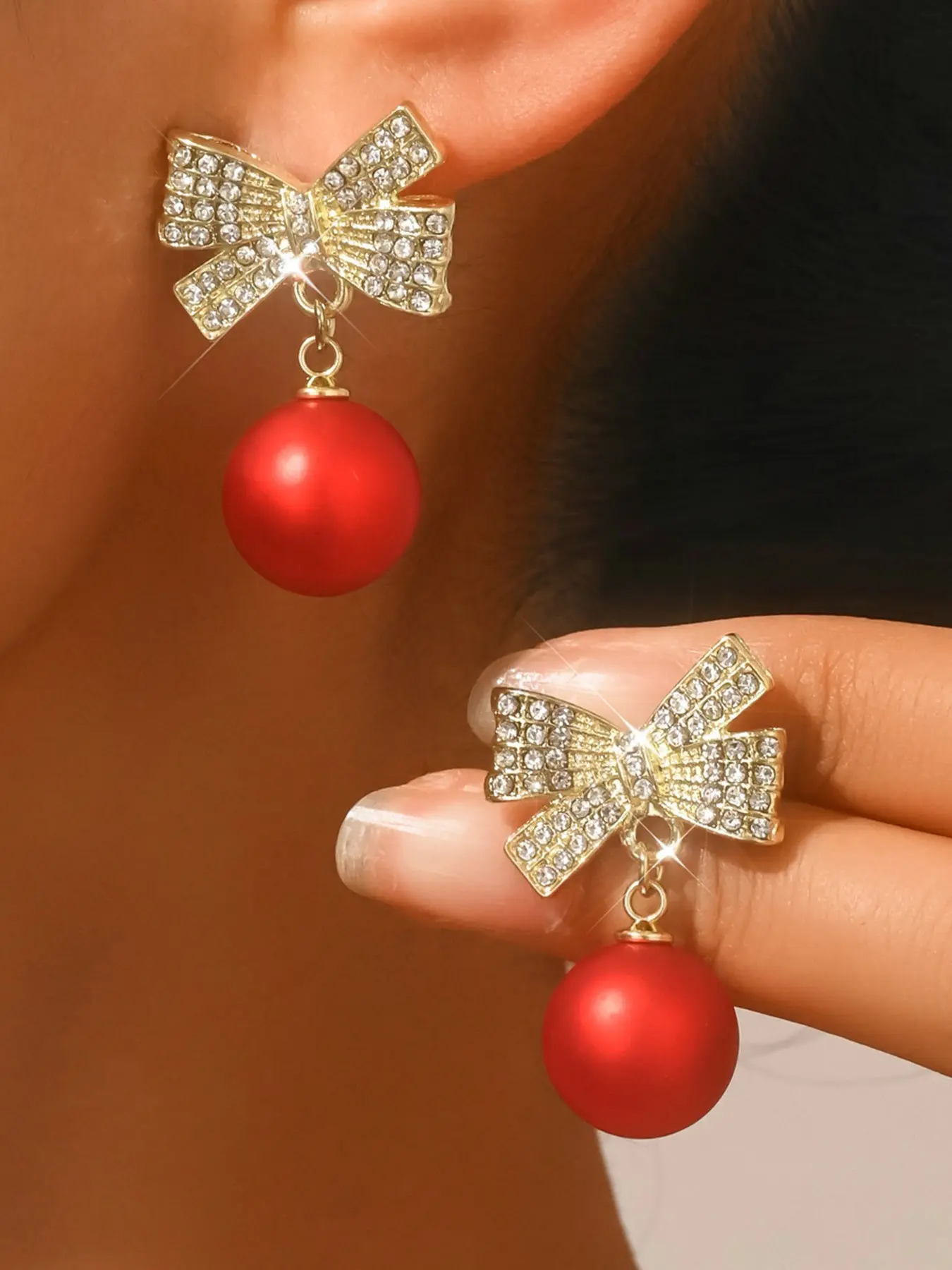 Christmas red bow earrings, elegant heart-shaped zircon rhinestone bow Christmas earrings for women, New Year's holiday jewelry for girls, new delicate cherry stud earrings, red spherical pendant earrings, Christmas gift.