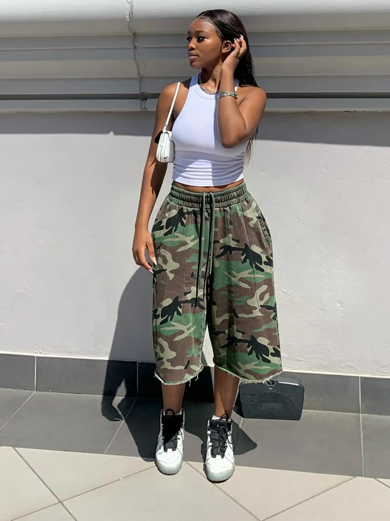 Women's Camouflage Print Loose Wide Leg Pants, Casual Elastic Drawstring Hem Seven-Eighths Elastic Waistband Shorts, Comfortable and Stylish