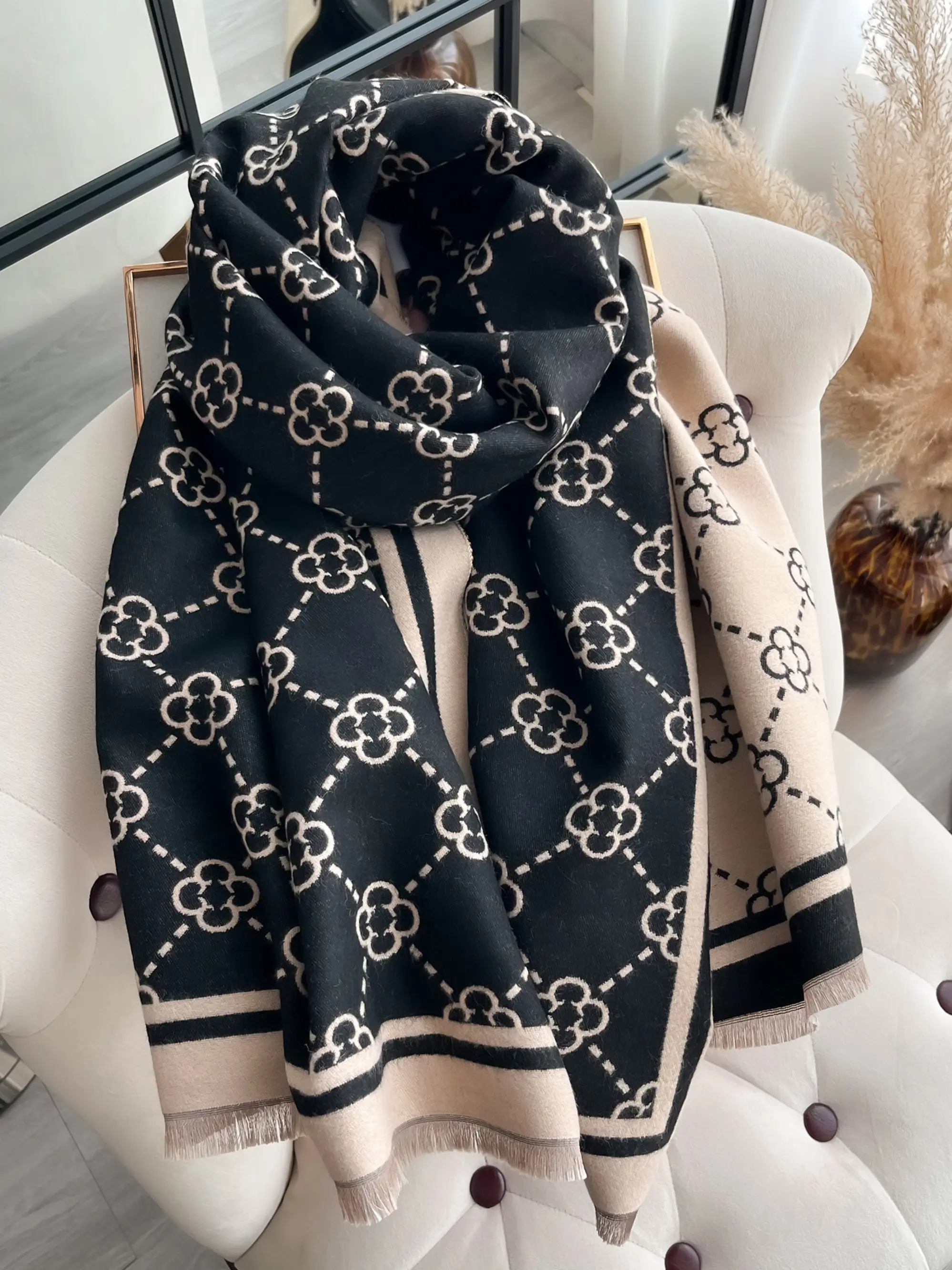 Boho Style Reversible Soft Warm Jacquard Scarf, Boho Shawl Wrap, Fashionable Jacquard Shawl, Perfect for Fall & Winter Daily Wear, Cozy and Stylish