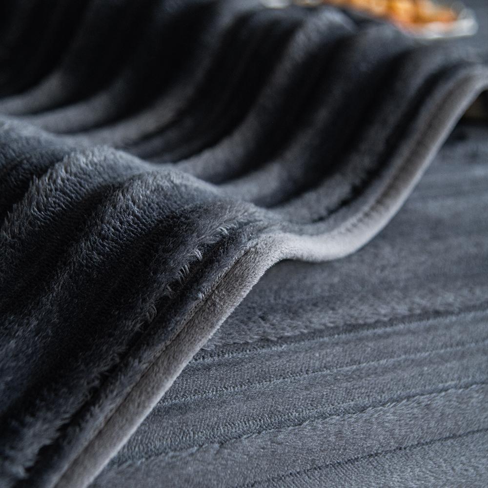 Solid Color Irregular Striped Sofa Cover, 1 Count Non-slip, Soft Comfortable Sofa Protector for Home Living Room Hotel Dormitory Sofa Couch Covers