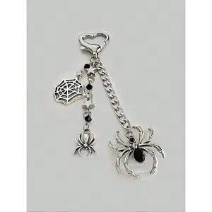 Punk Gothic Spider Pendant Keychain, Dark Style Fashion Bag Charm, Stylish Accessory for Halloween, Ideal Gift for Friends & Couples