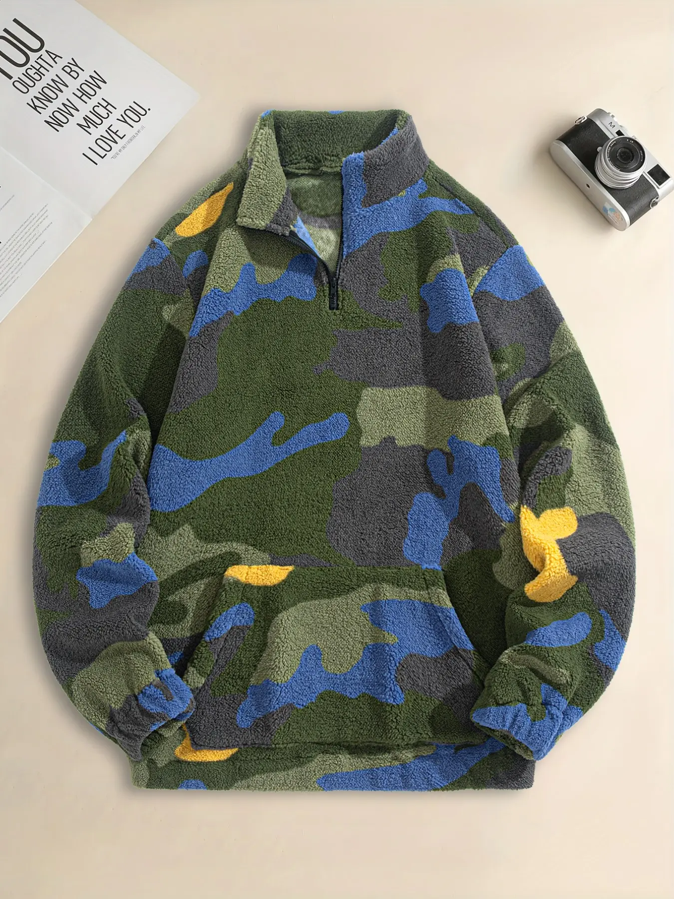 Men's Colorful Camo Print Fluffy Fleece Sweatshirt, Quarter Zip Stand Collar, Long Sleeve Casual Winter Pullover for Outdoor & Home Use