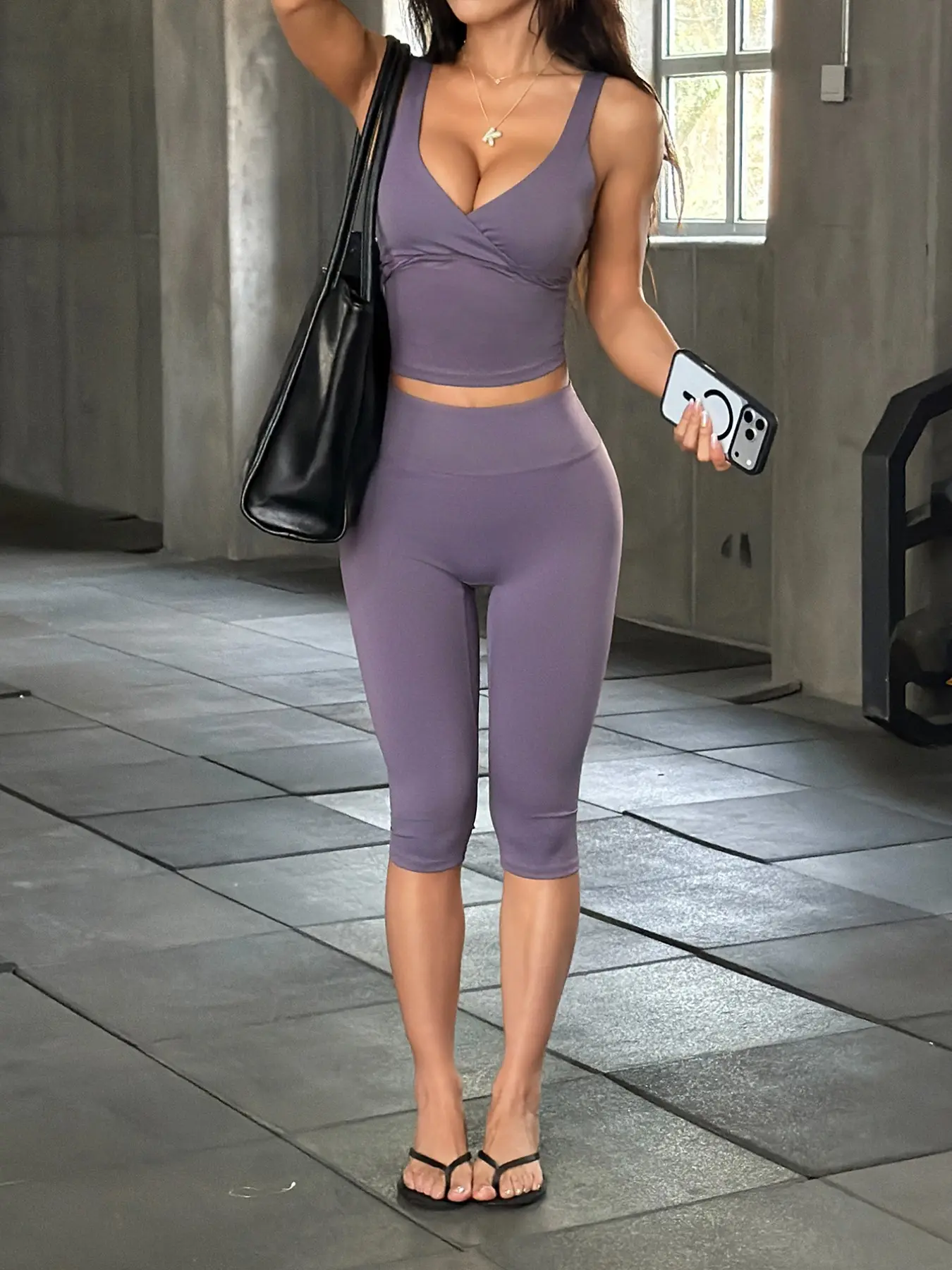 Cross V-Neck Halter Sports Bra Set with High-Waisted Seven-Eighths Yoga Pants, Two-Piece Activewear Set for Women, Yoga Sportswear Set, Athletic Workout Set