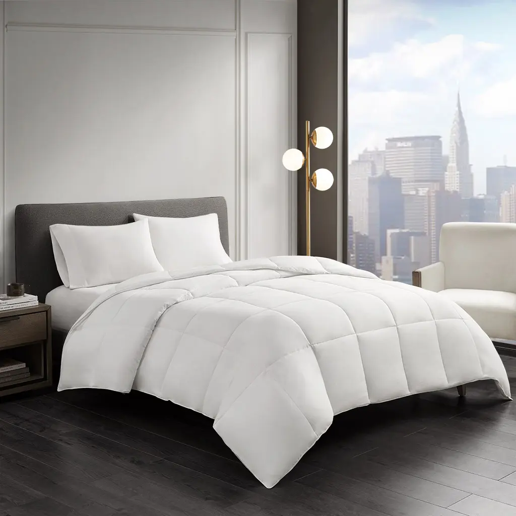 Nokaa Cotton Down Alternative Featherless Comforter King Size All-Season Lightweight Hypoallergenic Quilted Duvet Insert with Corner Loops, Soft Breathable Bedding for Bedroom Guest Room, Machine Washable, White