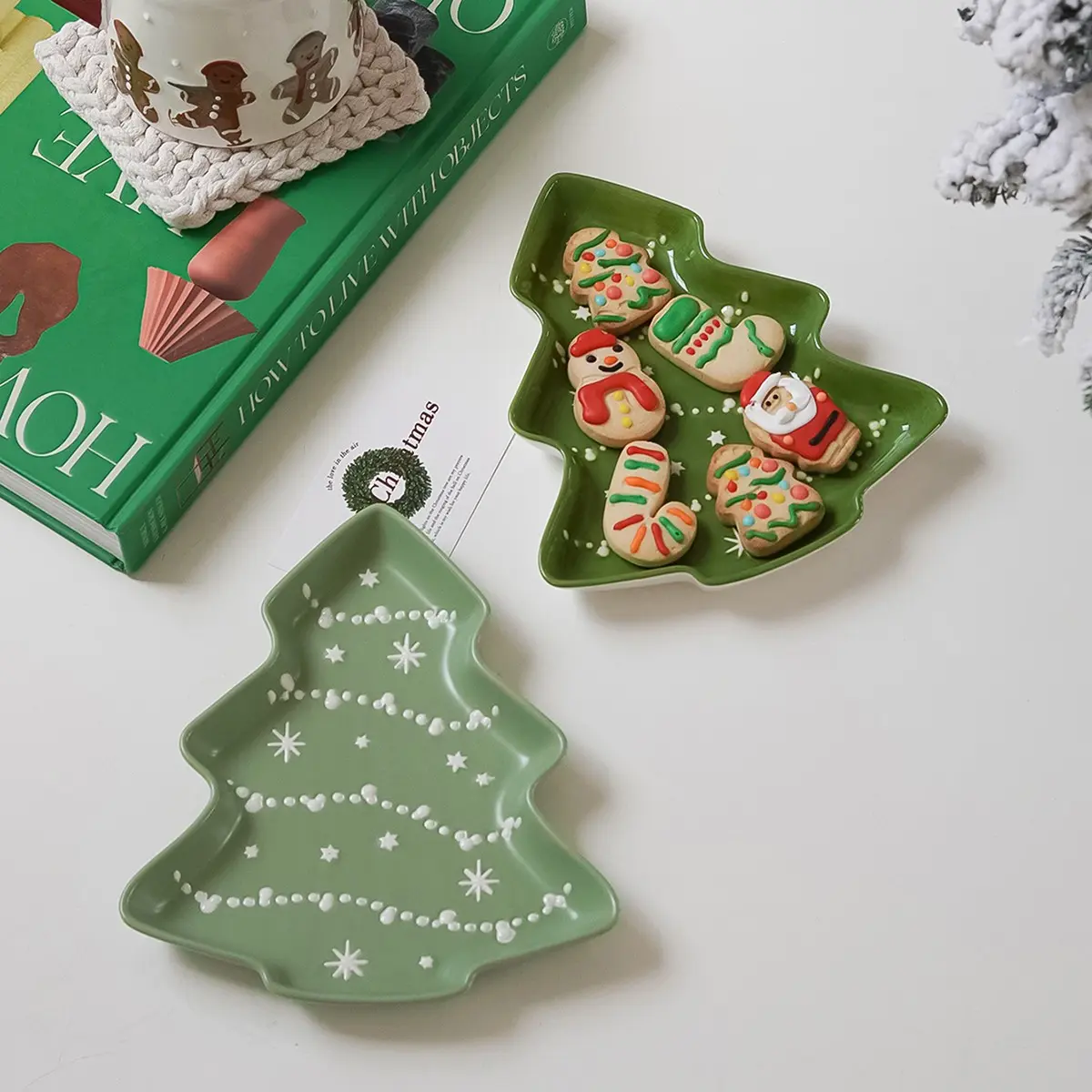 1pc Christmas Tree Ceramic Tray, Creative Design Dry Fruit Plate, Snack Candy Dish, Holiday Party Coffee Sweet Treats Tray, Festive Table Decor