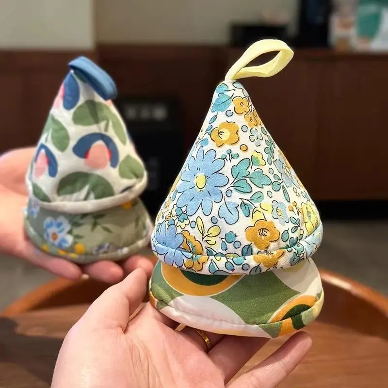 Cute Heat Resistant Pot Handle Cover, Printed Fabric Kitchen Pan Handle Protector with Insulated Padding, Anti-Scald Pot Holder for Enamel Pots, Casserole Dishes, Cookware & Everyday Cooking
