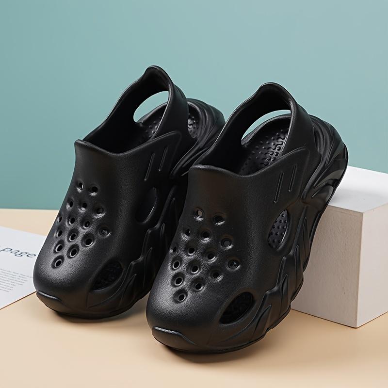 New summer breathable soft-soled boys' outdoor casual sports shoes, slip-resistant and durable, suitable for older children as beach flip-flops