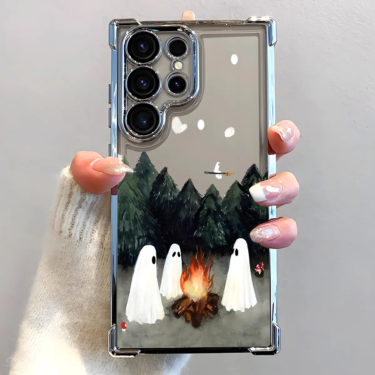 Halloween Ghosts' Campfire Gathering Pattern Phone Case, Electroplated Durable Slim Cover with Airbag Shockproof Soft TPU, Multi-Model Mobile Phone Accessories for Samsung S26 S25 S25+ S25Edge S24 S24FE Plus S23 S22 Ultra