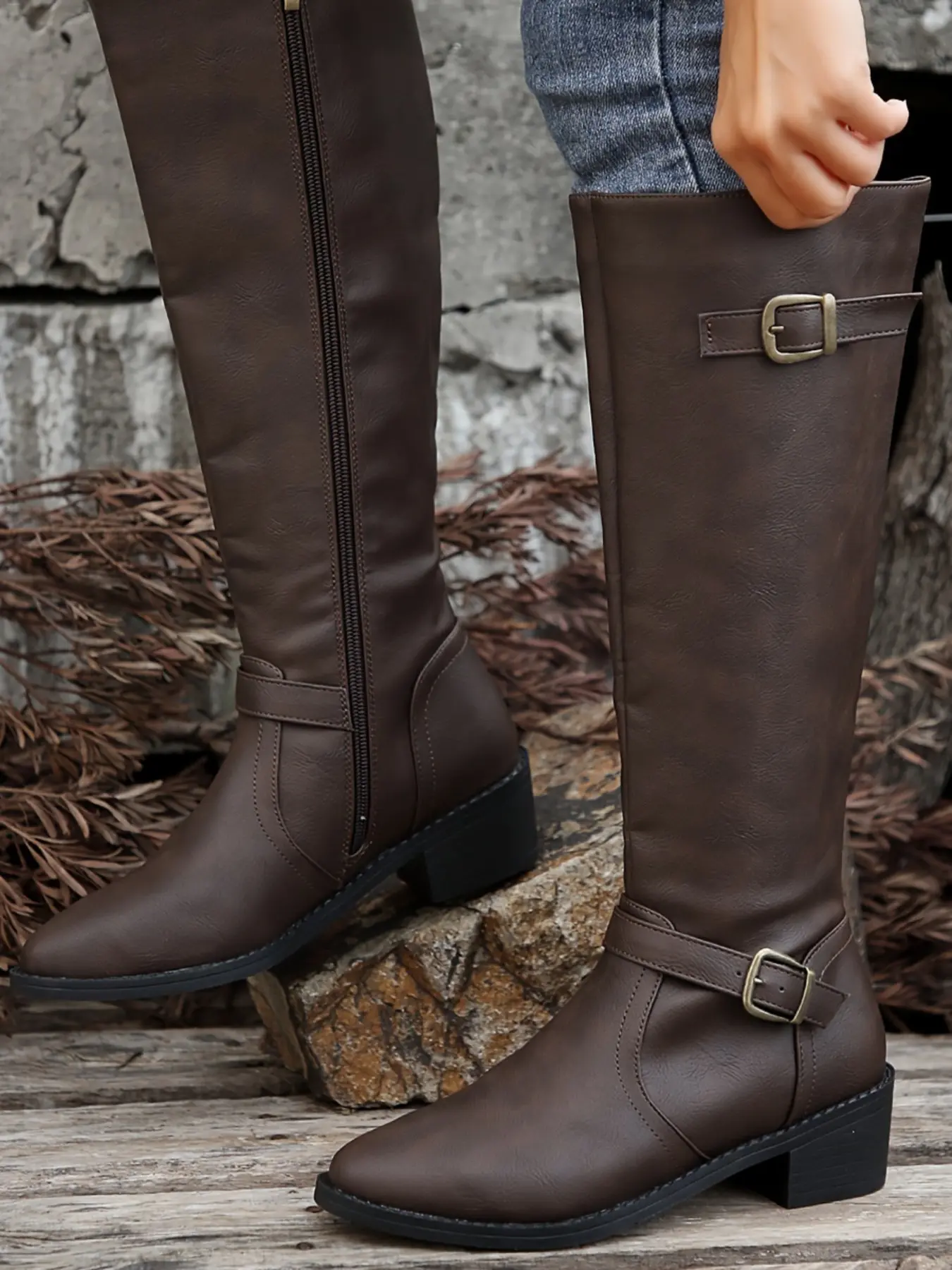 2026 Autumn and Winter Slim Leg High Boots for Women with Metal Buckles, Fashionable Boots, Soft Leather Commuter Boots with Thick Heels, Side Zipper Anti-Slip Knee-High Boots in Multiple Colors, Available in Plus Sizes