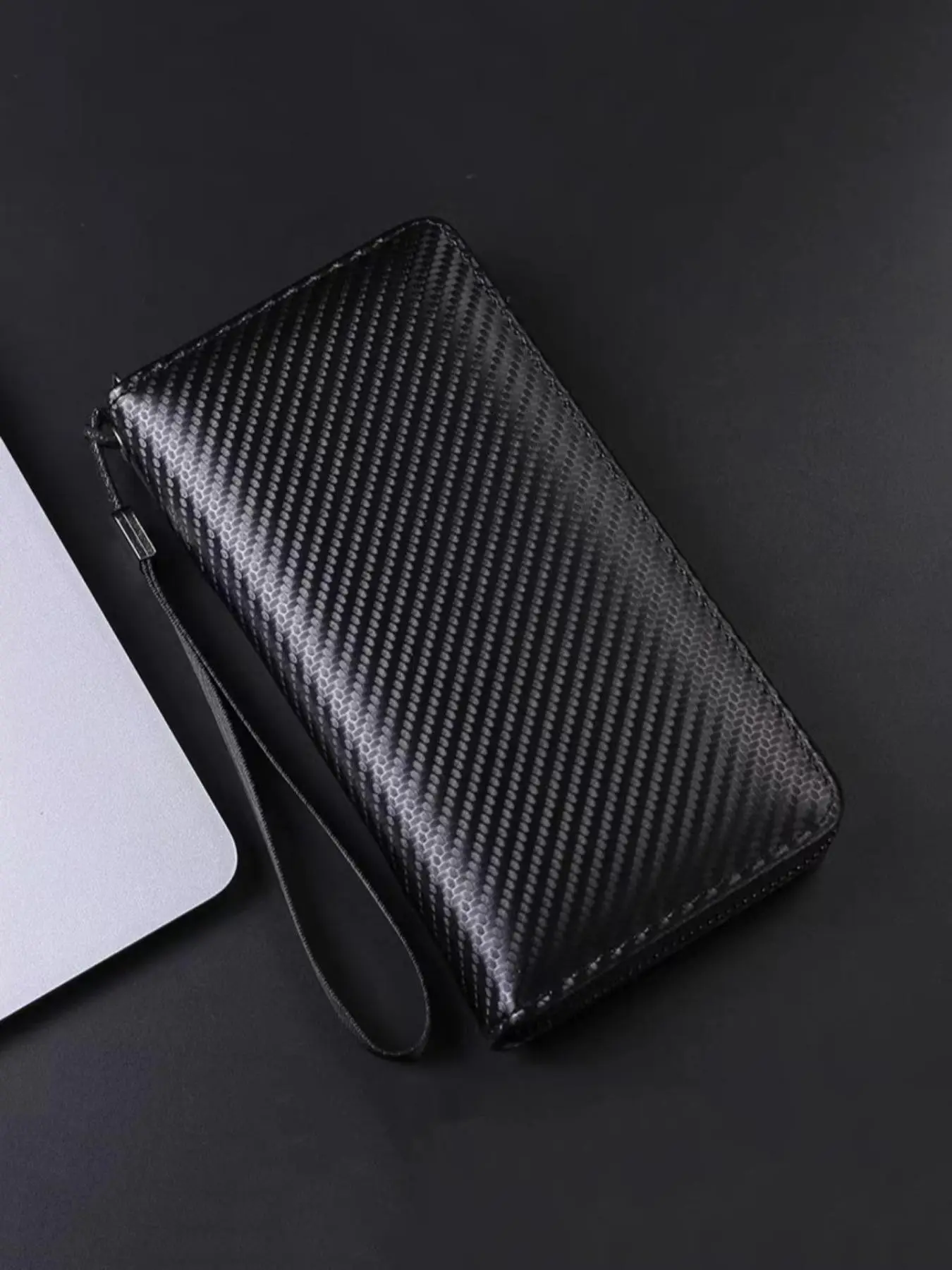 Men's Long Wallet with Wrist Strap, Carbon Fiber Texture Large Capacity PU Leather Handbag, Zero Coin Purse for Men