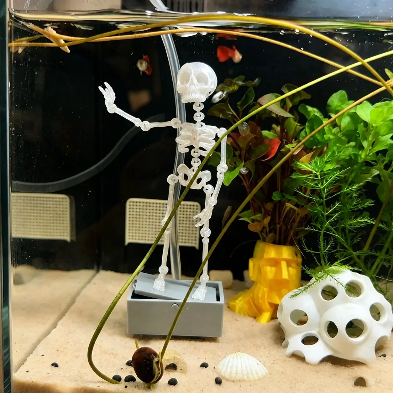 Dancing Skeleton Aquarium Bubbler, Unique Fish Tank Decor, Enhance Your Aquatic Setup, Perfect for Aquarium Enthusiasts