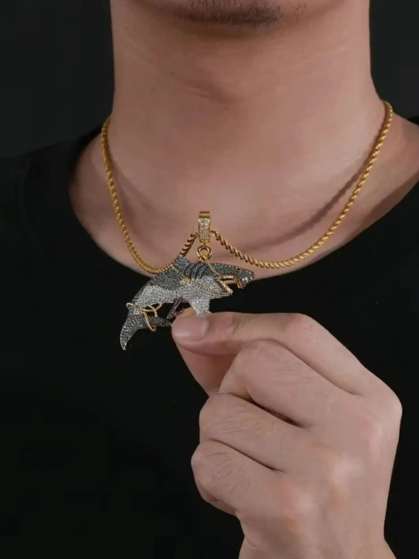 Trendy Alloy Shark Pendant Necklace with Zircon Stones, Zircon Gemstone Necklace, Cross-Border Bestseller Hip-Hop Jewelry, Versatile Fashion Accessory