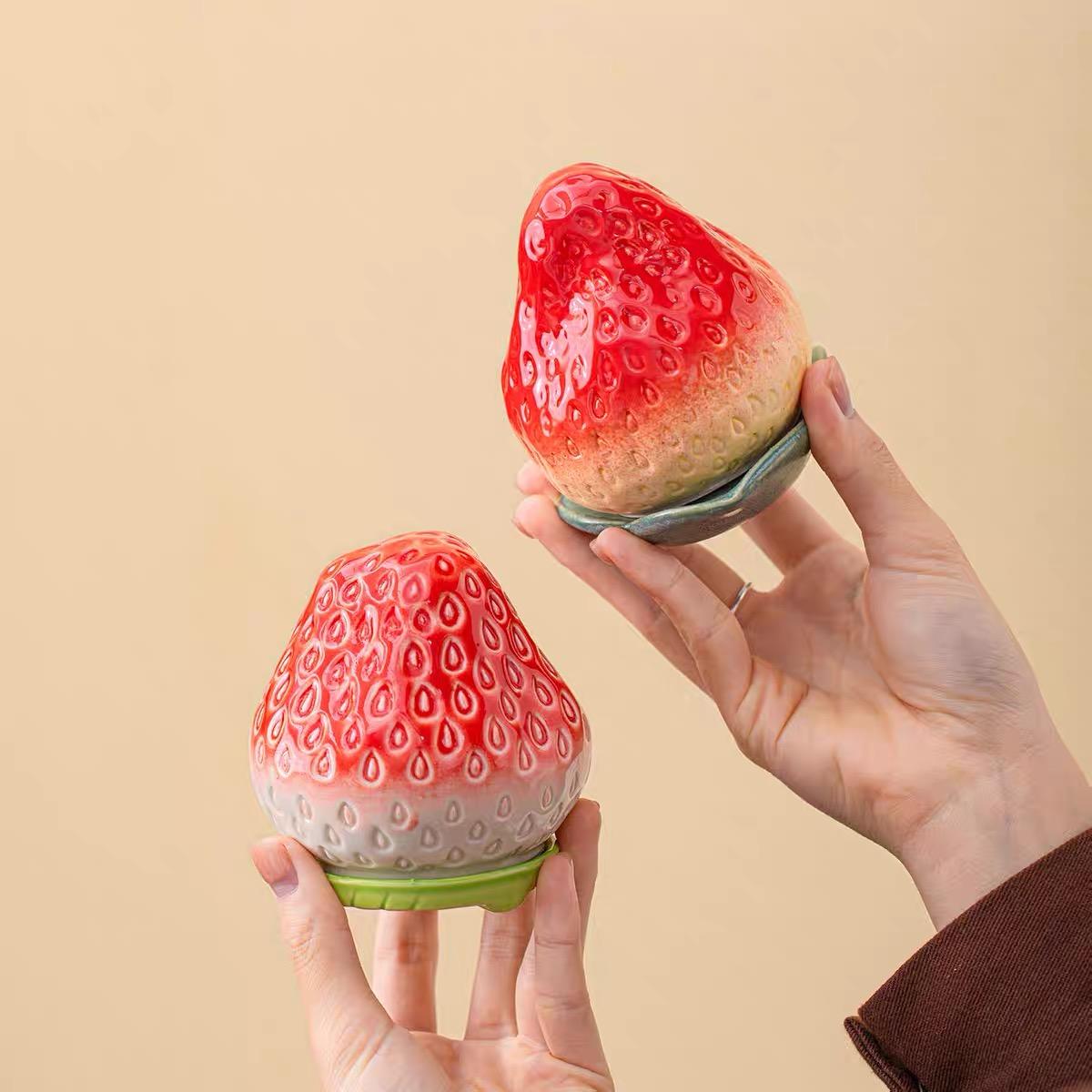 Ceramic Strawberry Tea Canister Airtight Storage Jar Coffee Container Portable Food Storage with Lid Home Decorative Ornament Birthday Gift for Tea Lovers