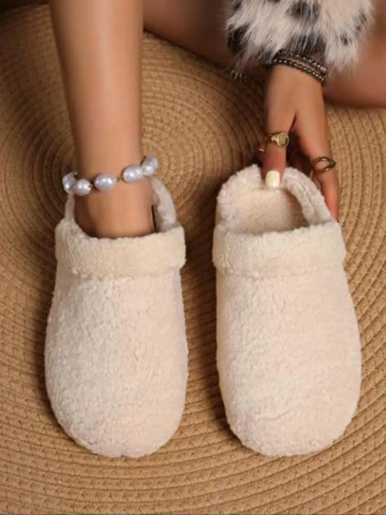 Women's Fall Winter Thick Fluffy Teddy Sherpa Lined Mule Slippers, Warm Home Shoes, Cozy Bedroom Slippers, Soft Comfort, Casual Fashion Footwear, Slip-On Design