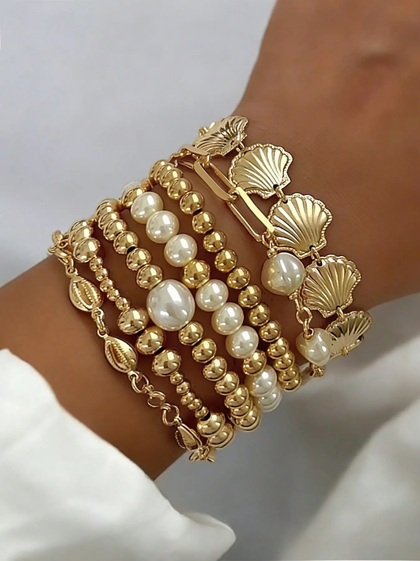 8 Pcs Vintage Boho Star Shell Pearl Bead Bracelet Set, Elastic Hand Chain for Women, Perfect for Daily Wear & Beach Holidays, Stackable Gift Idea