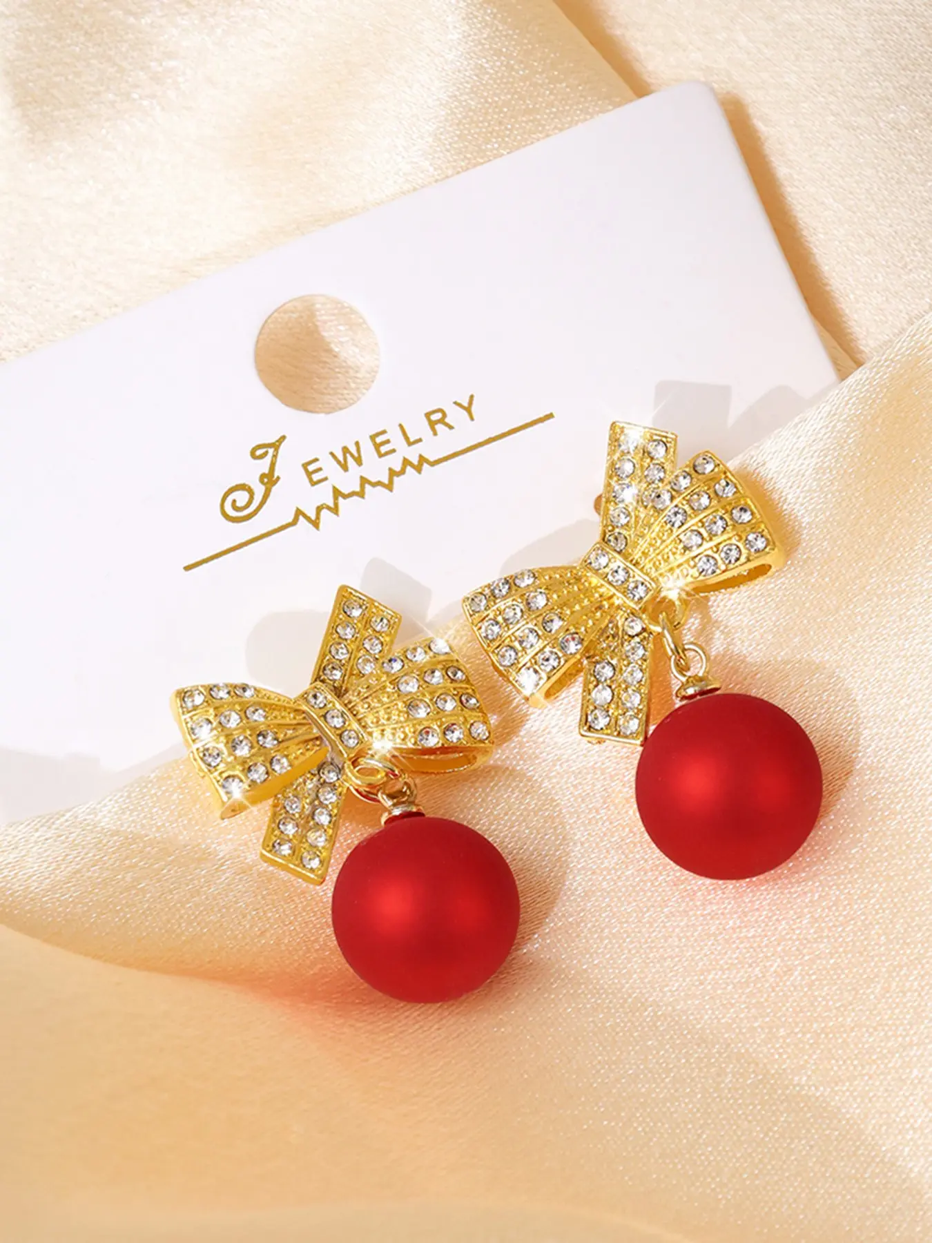 Christmas red zircon crystal bow earrings, women's heart-shaped bow Christmas earrings, red round imitation pearl pendant earrings, elegant women's party jewelry, New Year's holiday accessories, Korean style crystal bow earrings.