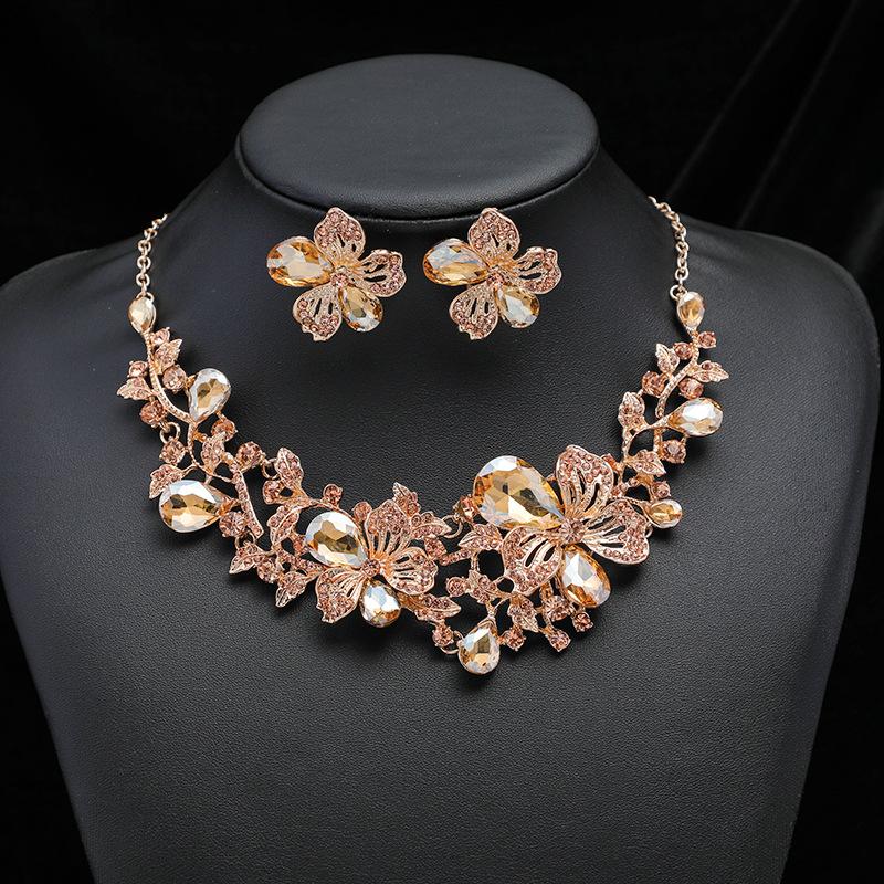Exaggerated Necklace and Earring Set for Women, Fashionable Popular Alloy Chain with Flower Design, Bridal Accessory