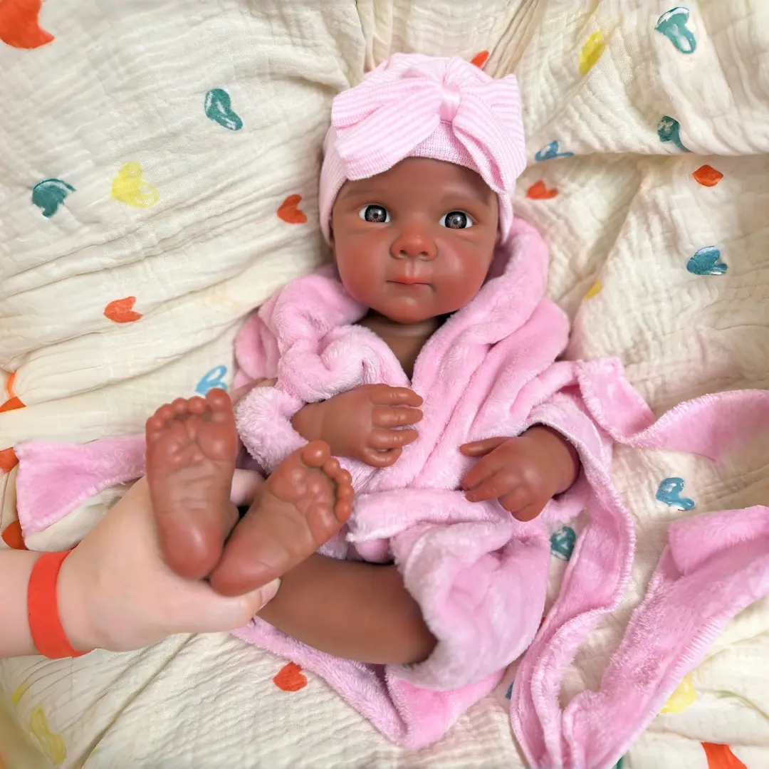Otarddolls Lifelike Realistic Newborn Silicone Newborn Girl Doll - 18in, 7.26lbs Bald Dark Skin Doll with Open Mouth, Soft Solid Silicone, Detailed Skin, Flexible Toy, Clothes Compatible for Children's Birthday Gifts (Specialty DIY Supplies), Reborn Baby