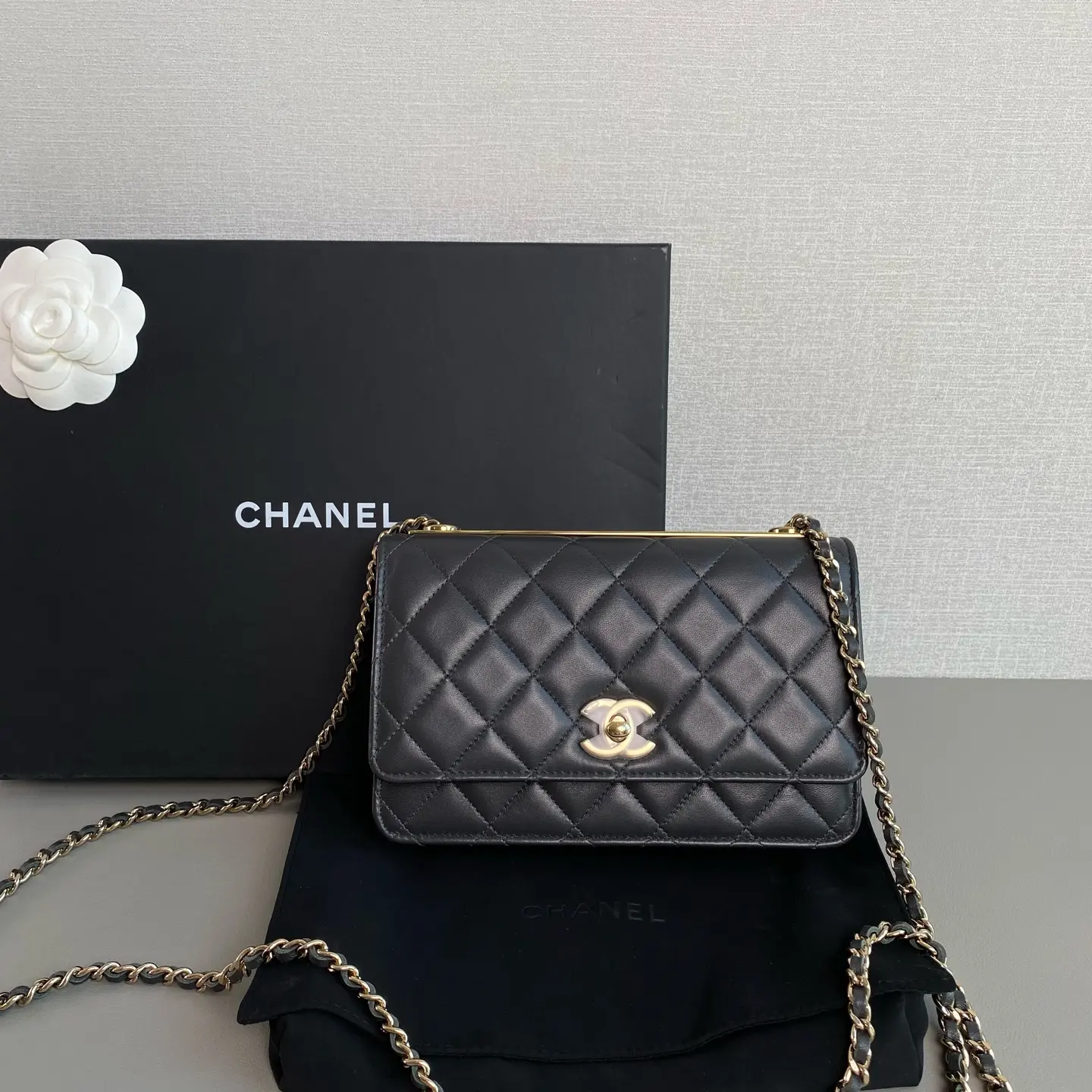Pre-owned Chanel Cement Gray Lambskin Trendy CC WOC with Gold Hardware